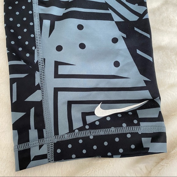 Nike cropped leggings - Picture 3 of 5